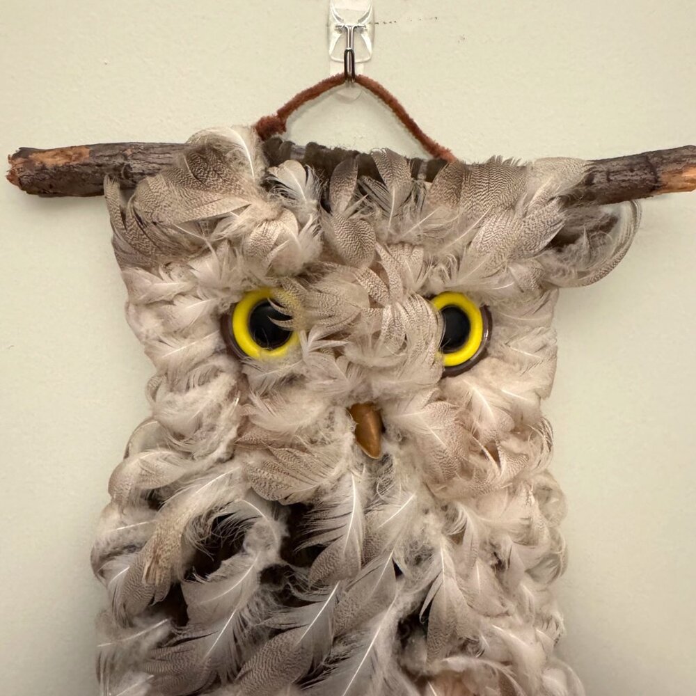 VTG Handmade Feather Owl Wall Hanging Decor With Branch Rod Rustic Nature 16" - Picture 4 of 16